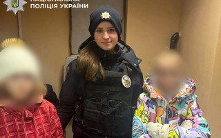 В Киеве две 9-летние подружки с чемоданом отправились путешествовать – девочек нашли менее чем за час