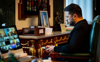 Зеленский поручил разобраться, почему в Киеве часть домов до сих пор без отопления