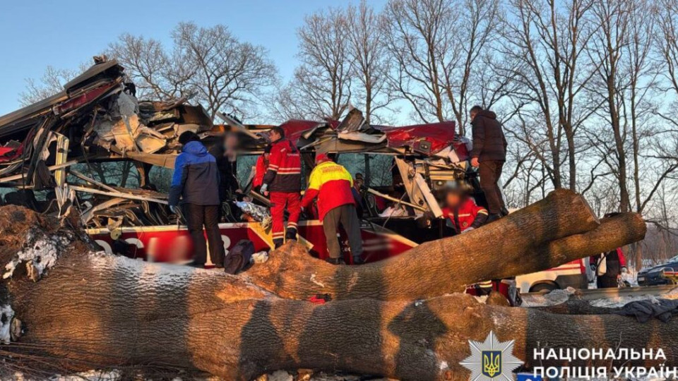 Международный автобус Вена-Киев попал в серьезное ДТП во Львовской области — есть раненые, фото