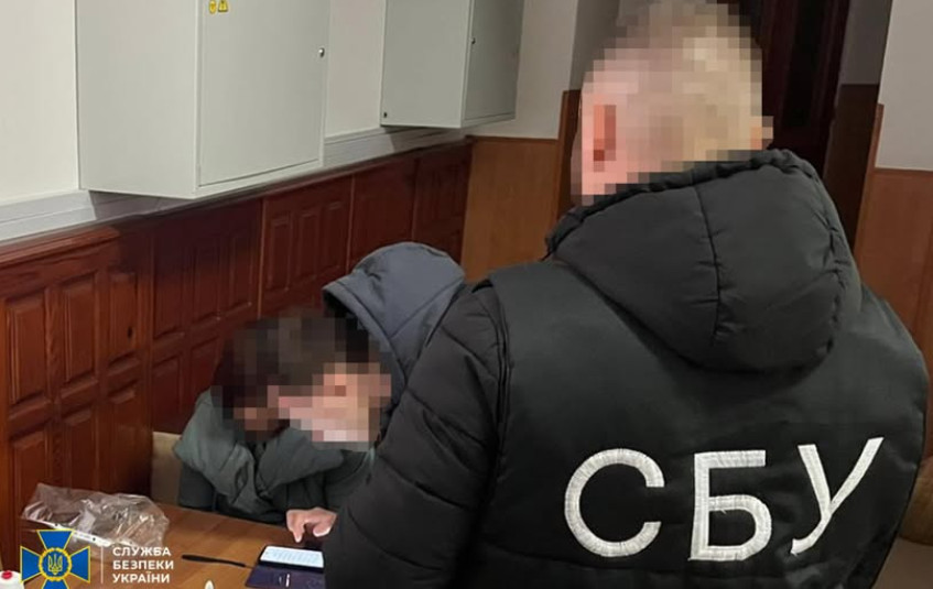 Взятка за поступление на обучение в вуз — в Черкасской области ликвидировали схему для уклонистов