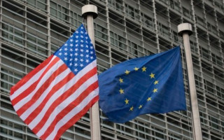 ЕС может приостановить торговое соглашение с США на фоне новых тарифов Трампа