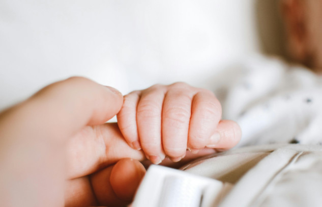 Помощь по уходу за ребенком — что нужно знать родителям