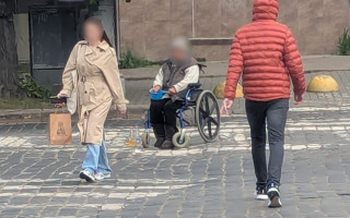 На Буковині чоловік примушував до жебрацтва 76-річну жінку та крав її пенсію