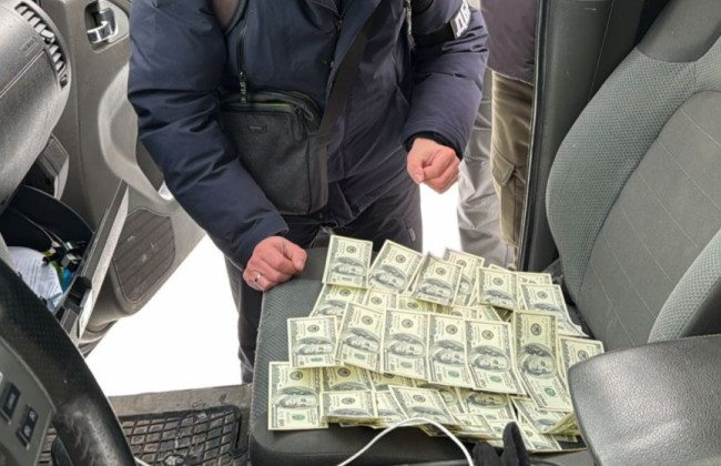 На Одещині викрили посадовця навчального центру, який за гроші сприяв ухиленню військових від служби