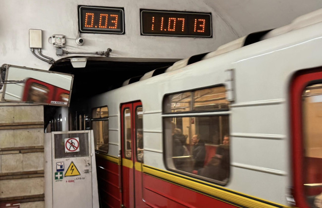 У Києві змінили роботу метро після обстрілу: що відомо про рух поїздів