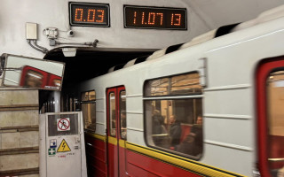 У Києві змінили роботу метро після обстрілу: що відомо про рух поїздів