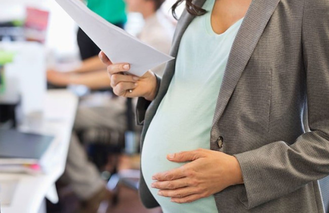 Допомога по вагітності та пологах — підстави для призначення та як виплачується