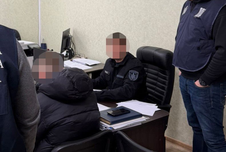 Безосновательно начислял зарплаты и премии военнослужащим, которые ушли в СЗЧ: разоблачили должностное лицо