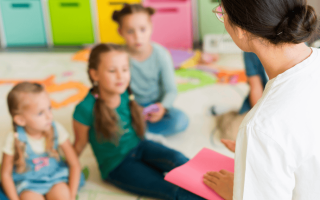 Раде рекомендуют принять законопроект о надбавках работникам внешкольного образования