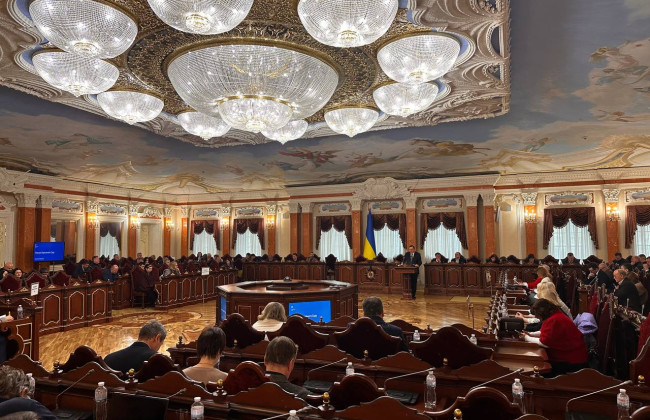 Пленум Верховного Суда рассматривает обращения в КСУ по судебному сбору, УПК и судейским окладам: текстовая трансляция