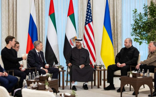 В Абу-Даби возобновились переговоры между Украиной, США и РФ