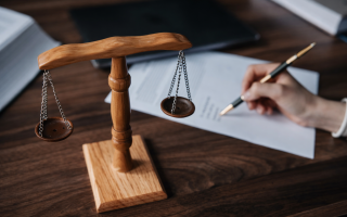 Апелляцию по делу об алиментах с неопределенной ценой иска нельзя рассматривать без вызова сторон — Верховный Суд