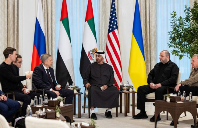 В Абу-Даби возобновились переговоры между Украиной, США и РФ