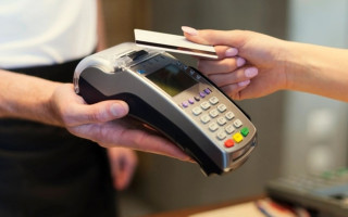 Відмова приймати картку для оплати: яка відповідальність передбачена для бізнесу