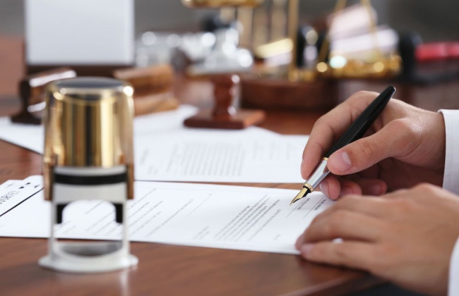 Отказ нотариуса в выдаче свидетельства не прекращает наследственное право на долю в уставном капитале ООО, – позиция КГС ВС