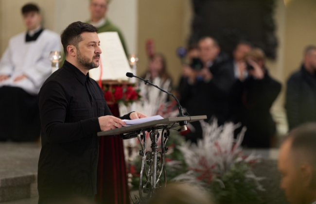 Україна за жодних обставин не віддасть свою територію, потрібно шукати компроміс, — Зеленський