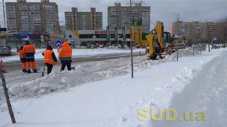 У МВС наголосили на необхідності розчищення снігу у дворах між будинками