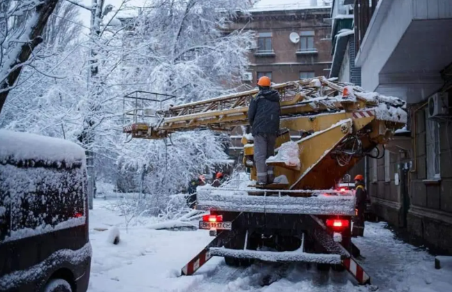Кабмін запроваджує надбавки по 20 тисяч гривень для працівників енергетики та критичної інфраструктури