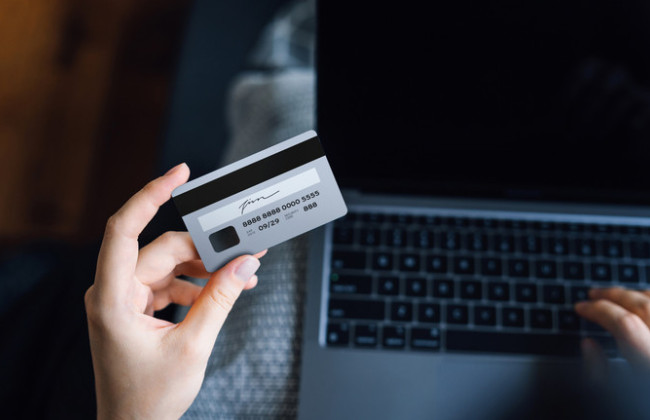 На Хмельниччині шахрай виманив понад 800 тисяч гривень у матері зниклого безвісти бійця ЗСУ