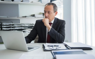 Директор не может сам себе устанавливать вознаграждение — убытки подлежат возмещению: позиция Верховного Суда