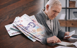 Отримував соцдопомогу, а потім оформив пенсію: суд зобов’язав киянина повернути 8845 грн