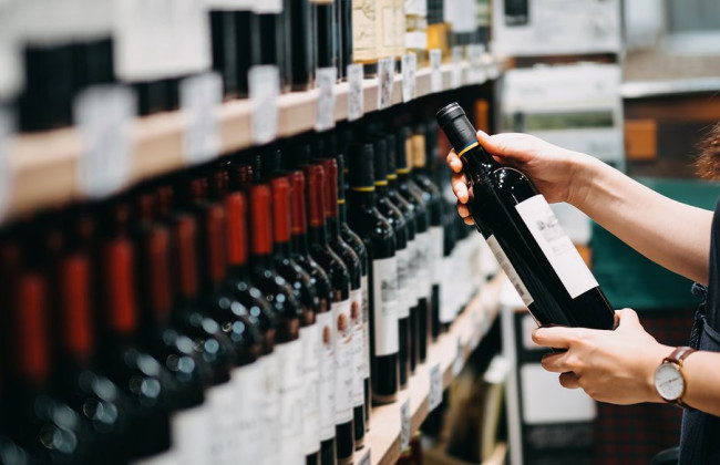 ВОЗ призывает правительства повысить налоги — алкоголь слишком доступен