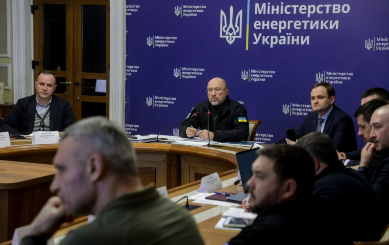 Шмыгаль пояснил, как Киев будет восстанавливать тепло и свет после атак на ТЭЦ