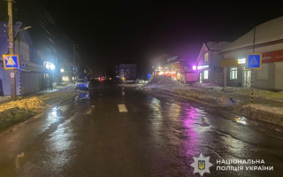 В Кременце водитель сбила 17-летнего пешехода и уехала с места ДТП