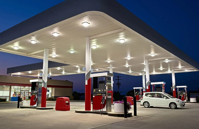 Сигарети подорожчають на 2–3,5 грн, пальне — до 2 грн за літр: причини