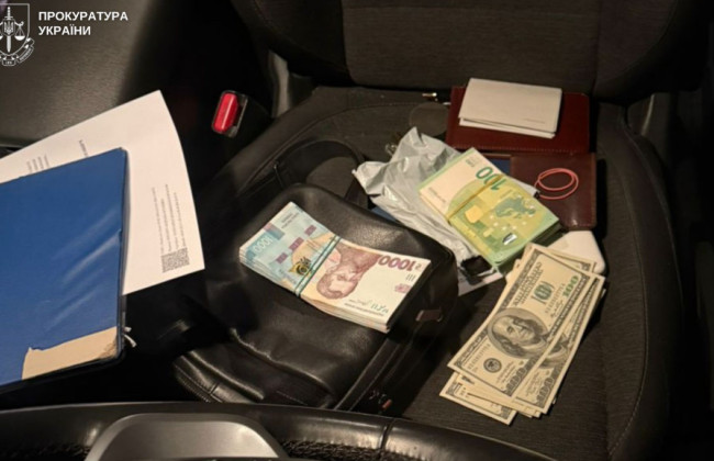 У Львові викрили адвоката, який за 6000 доларів обіцяв «вирішити» питання інвалідності