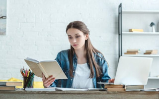 Володимир Зеленський підписав закон про академічну доброчесність – що зміниться в освіті