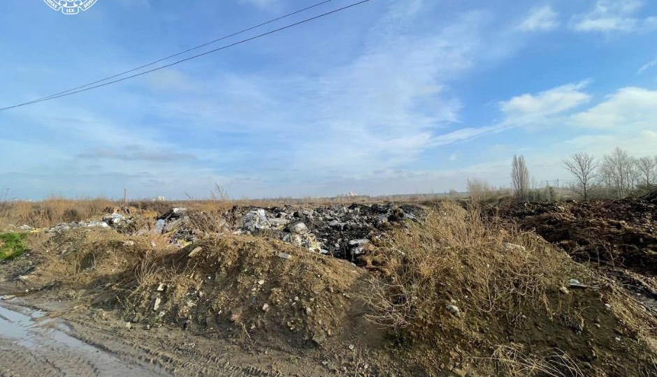В Киеве прокуратура просит через суд обязать КГГА убрать свалку