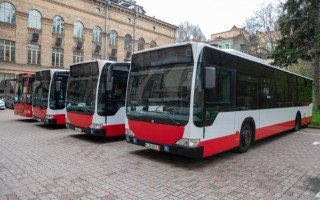 Уряд затвердив порядок передачі гуманітарного транспорту громадам під час воєнного стану