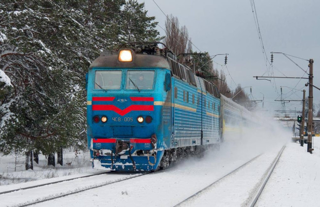 Поїзди Дніпро-Запоріжжя не курсуватимуть – УЗ ввела обмеження та організувала автобуси