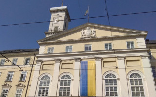 Во Львове супермаркетам и аптекам рекомендуют обеспечить двухнедельный запас товаров