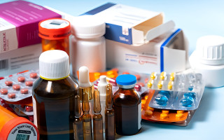 Без «унікальних» і «найефективніших» препаратів: як закон регулює рекламу ліків