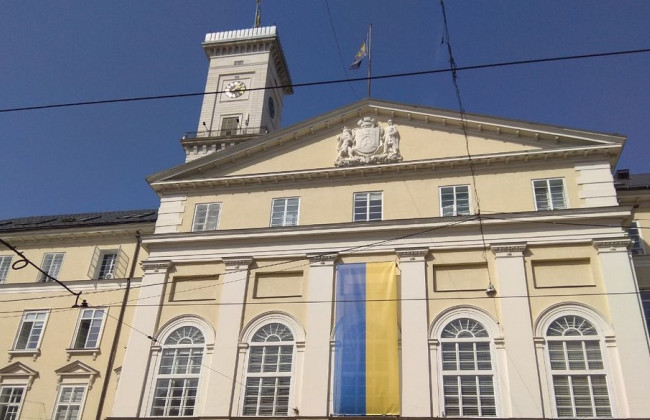 У Львові супермаркетам та аптекам рекомендують забезпечити двотижневий запас товарів