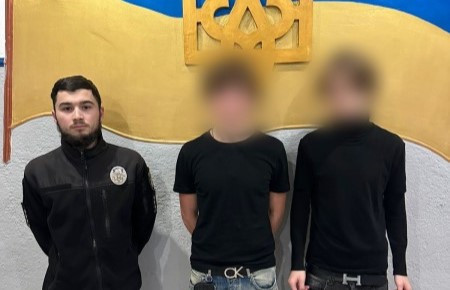 В Одесі поліція розслідує відео з підлітками, які імітували насильство над котом