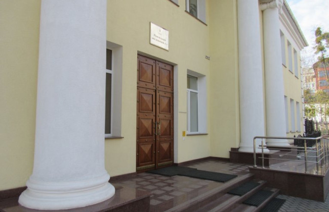 Апеляційний суд частково задовольнив вимоги відповідачки щодо компенсації судових витрат