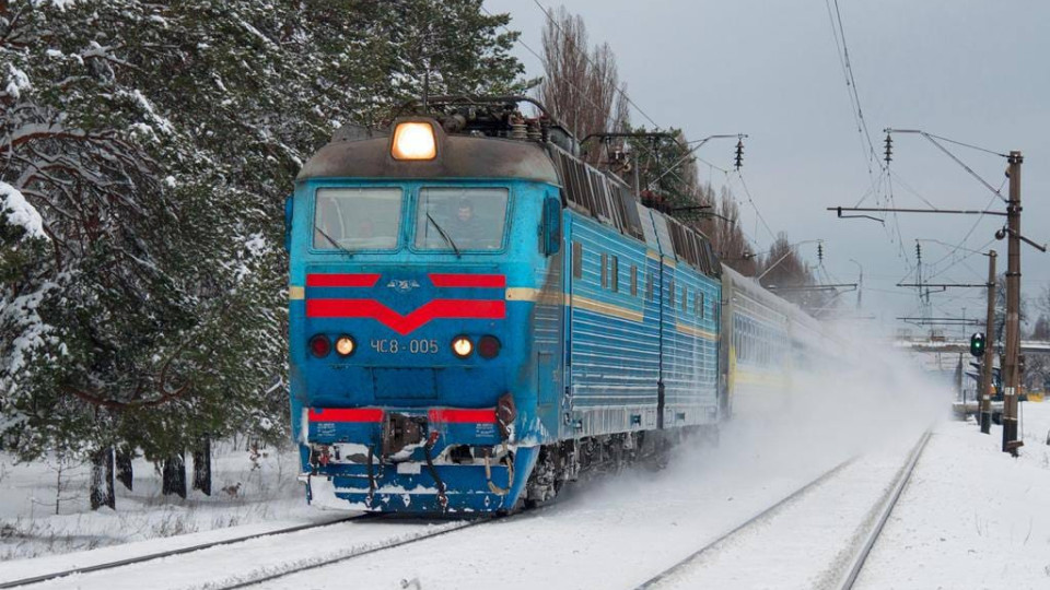 Поїзди Дніпро-Запоріжжя не курсуватимуть – УЗ ввела обмеження та організувала автобуси