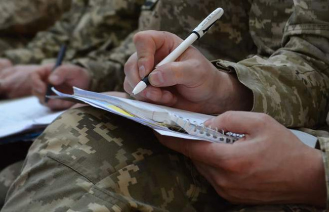 Хто і з якими питаннями може звертатися до Офісу Військового омбудсмана