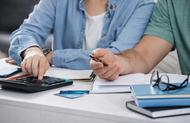 Иностранная компания в собственности мужа: возникают ли налоговые обязанности у жены