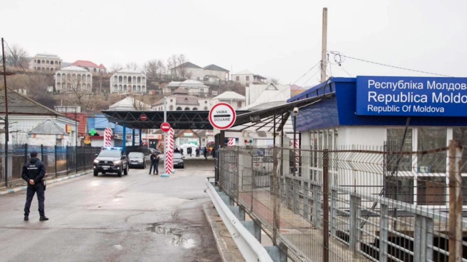 На границе Украины и Молдовы полностью восстановили пропуск транспорта и товаров