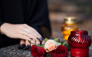 Засчитывается ли помощь на погребение в доход семьи для соцпомощи — ответ ПФУ