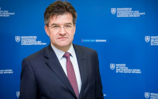 Советник премьер-министра Словакии Лайчак подал в отставку после обнародования переписки с Эпштейном