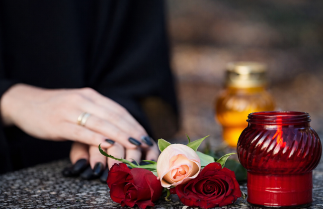 Засчитывается ли помощь на погребение в доход семьи для соцпомощи — ответ ПФУ