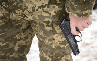 На Житомирщині під час конфлікту з працівником ТЦК цивільний дістав кіл — військовий здійснив постріл