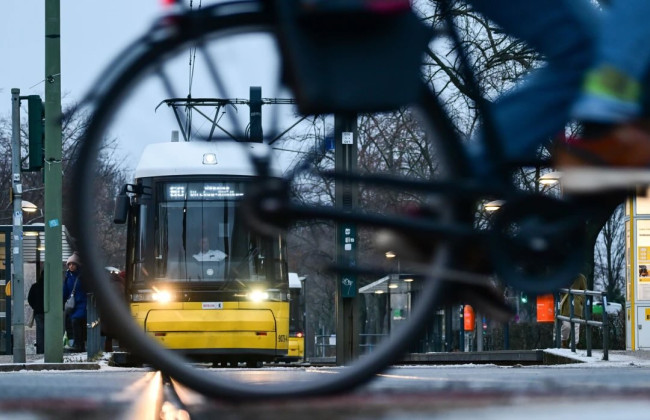 Німеччину паралізував транспортний страйк: автобуси й поїзди не вийшли на маршрути