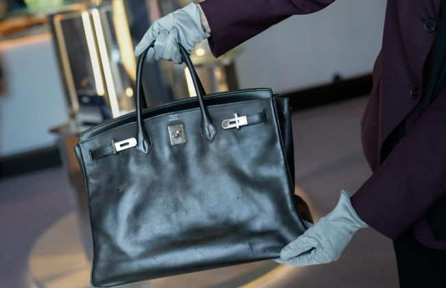 Сумки Birkin из кожи крокодила пойдут с молотка: Вьетнам возвращает деньги жертвам аферы бывшей миллиардерки