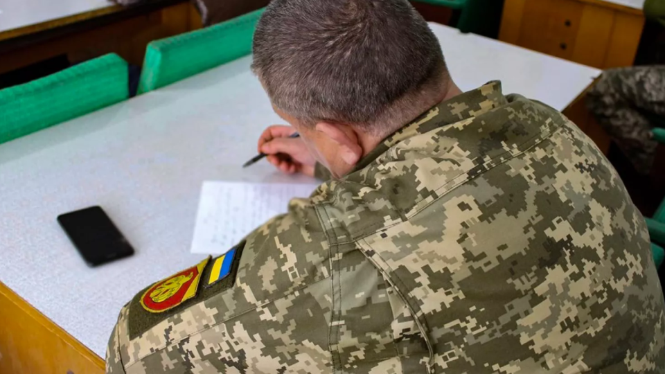 Формальные недостатки рапорта не могут лишать военнослужащего права на увольнение — 5ААС